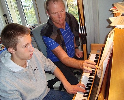piano tuner bern