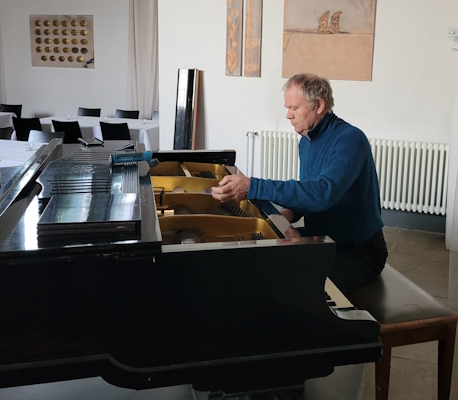 piano tuning in castle of Überstorf